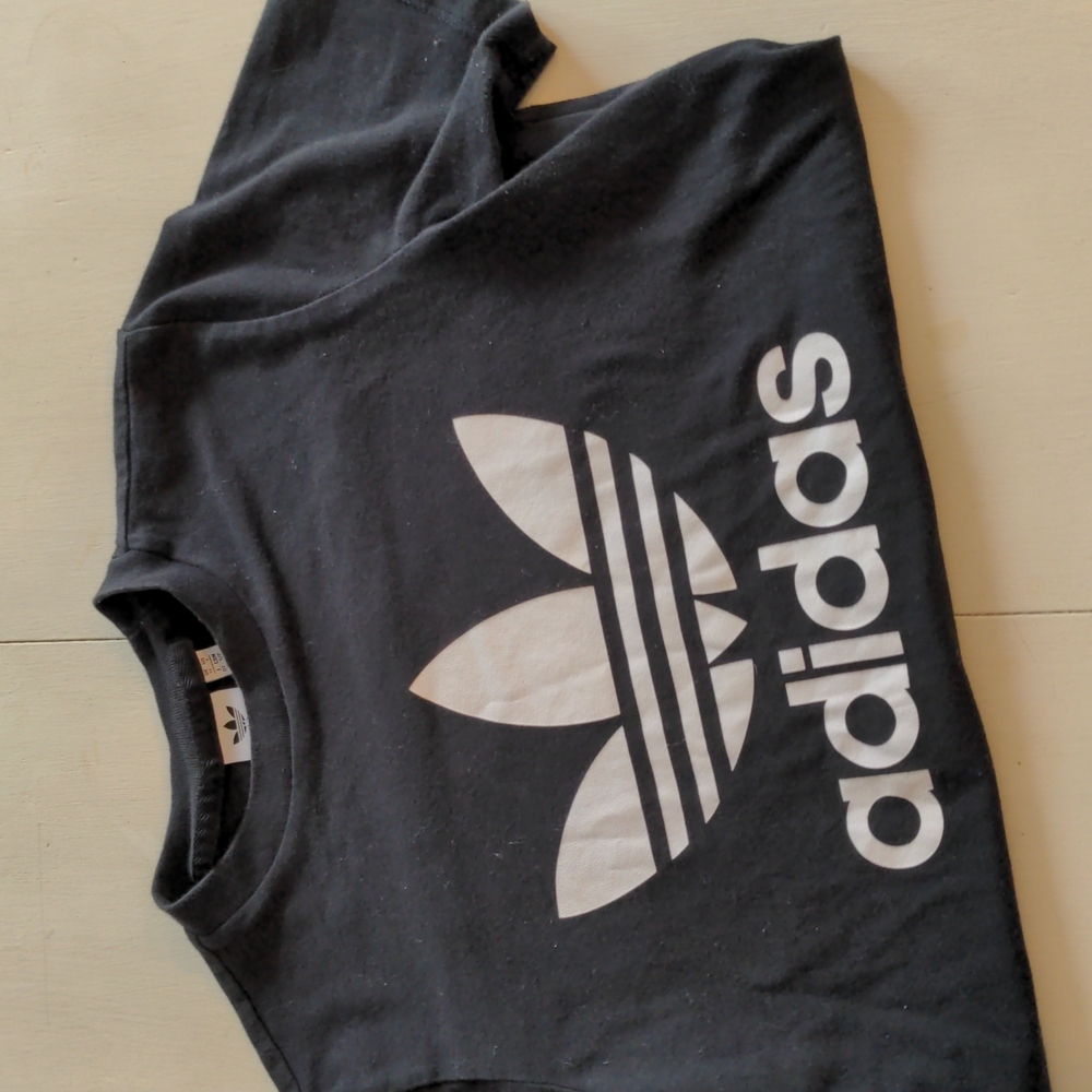 Adidas tee